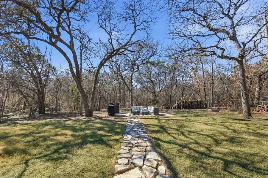 2004 W Spanish Trail Drive, Granbury, TX 76048 - #2