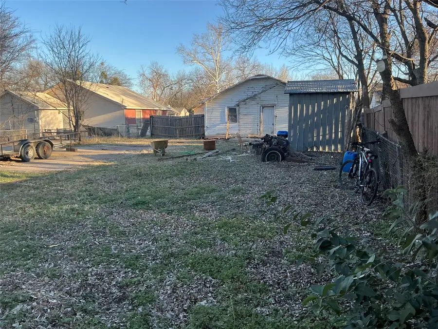 604 Poindexter Avenue, Cleburne, TX 76033 - #3