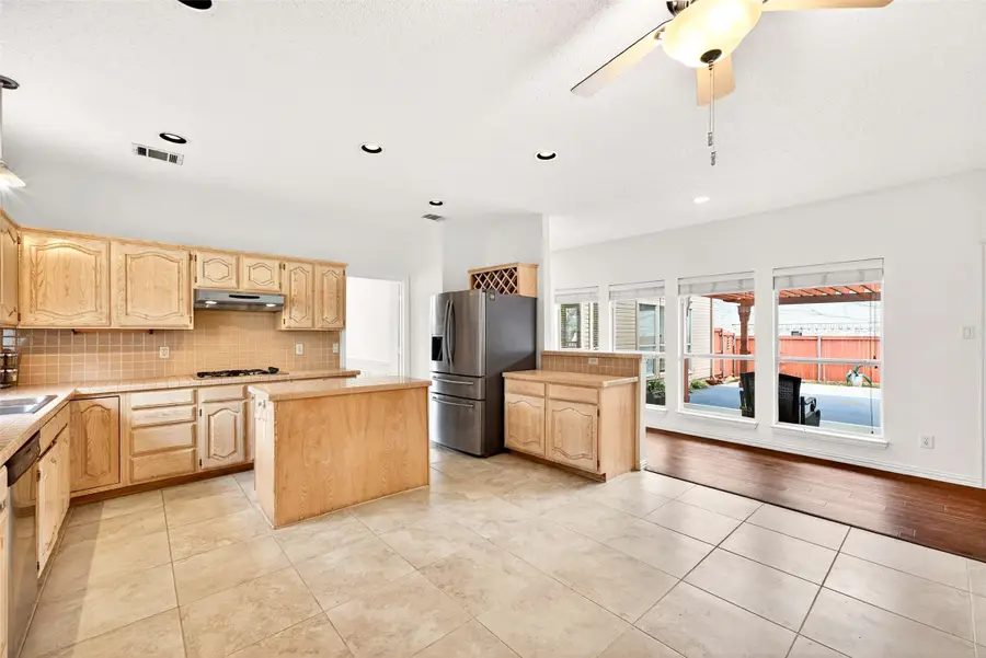 733 Pine Lakes Drive, Plano, TX 75025 - #2