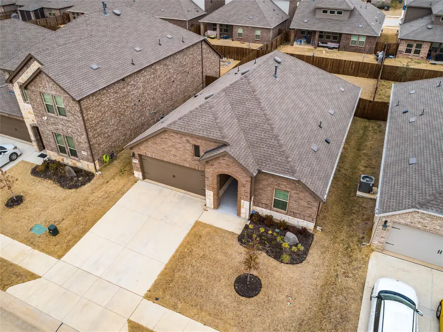 9733 Quail Pointe Road, Aubrey, TX 76227 - #2