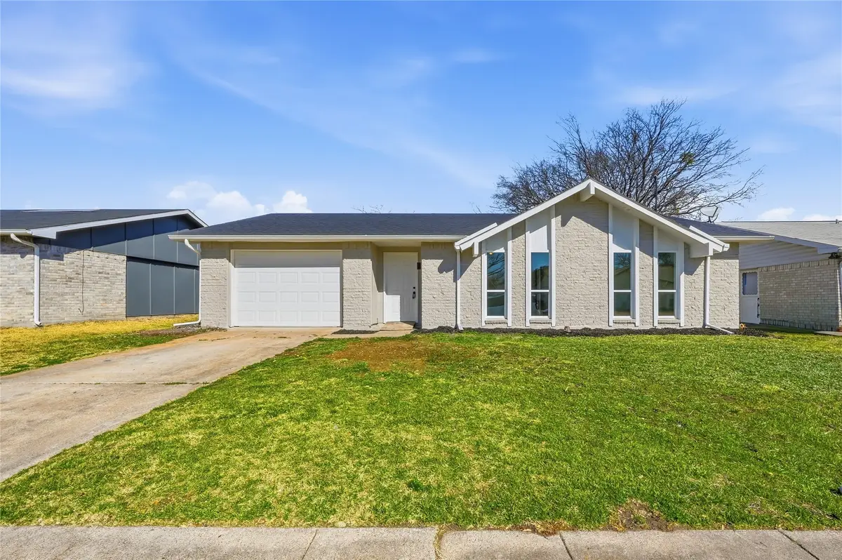 514 Country Lane, Grand Prairie, TX 75052 - #1