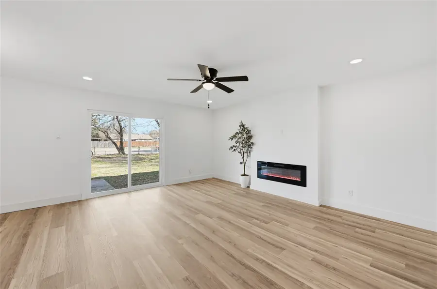 514 Country Lane, Grand Prairie, TX 75052 - #2