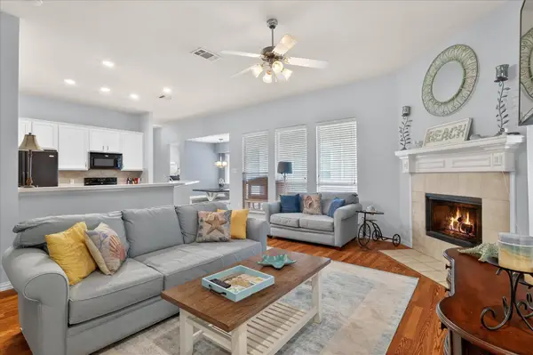 1621 Mary Lane, Aubrey, TX 76227