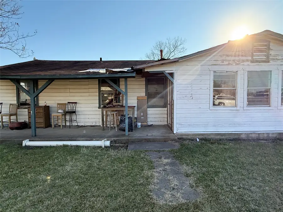 206 E Colorado, Groesbeck, TX 76693 - #2
