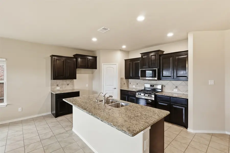 149 Creek Terrace Drive, Saginaw, TX 76131 - Image #3