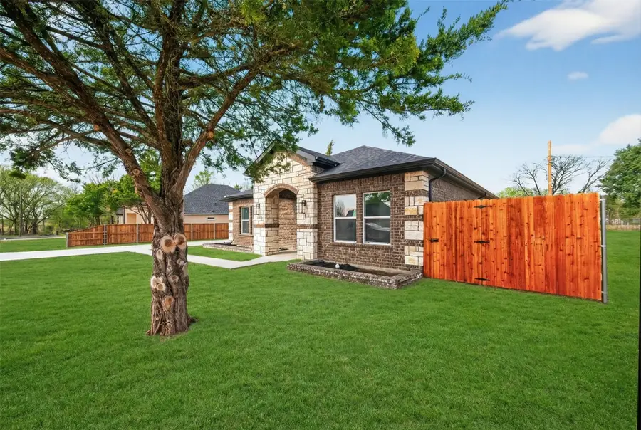 120 E Woodell Drive, Glenn Heights, TX 75154 - #2