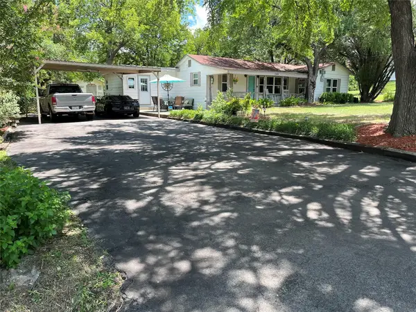 209 Marquette Avenue, Azle, TX 76020