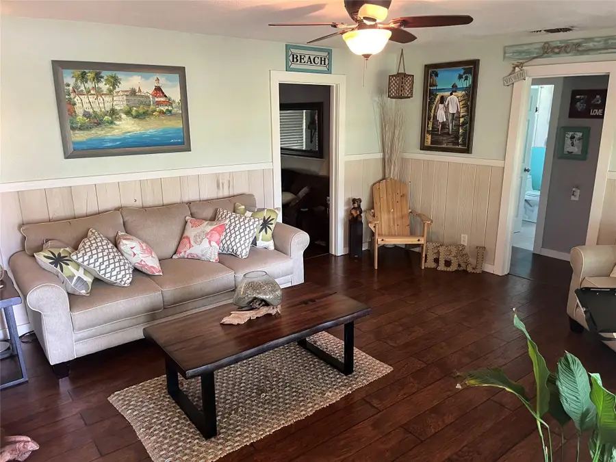 209 Marquette Avenue, Azle, TX 76020 - #2