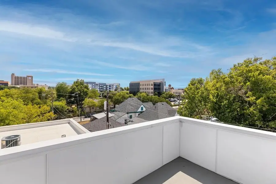 1120 Galveston Avenue #1, Fort Worth, TX 76104 - #3