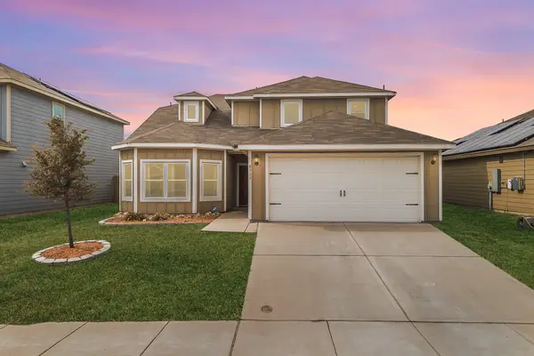 8317 Smokey Creek Pass, Fort Worth, TX 76179