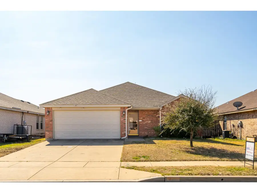 9221 Marilyn Drive, White Settlement, TX 76108 - #3