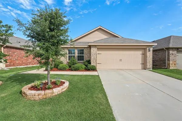 2300 Torch Lake Drive, Forney, TX 75126