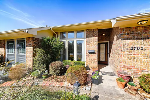 2705 Country Place Drive, Carrollton, TX 75006