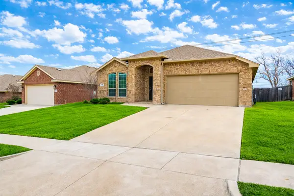 145 Wilson Cliff Drive, White Settlement, TX 76108