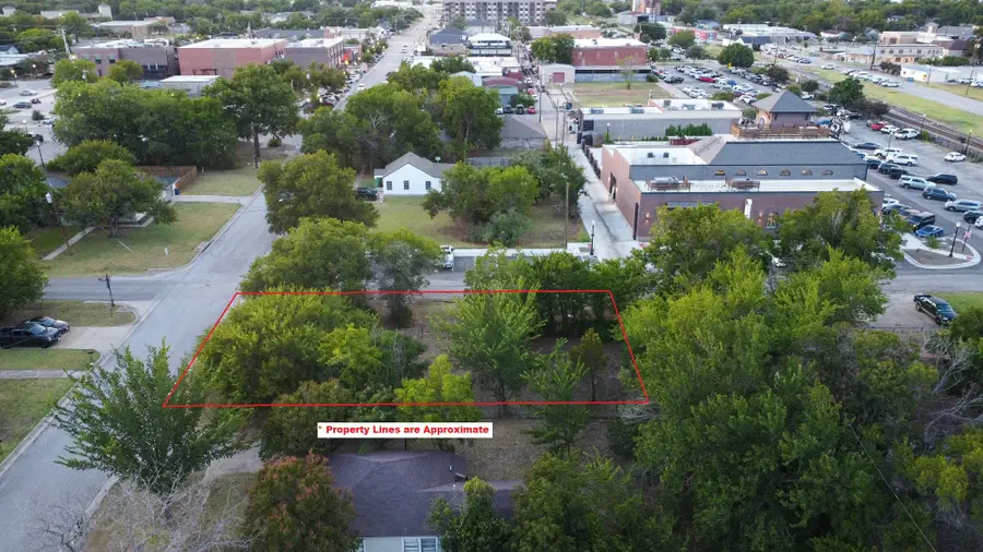 225 S Wilson Street, Burleson, TX 76028 - #3