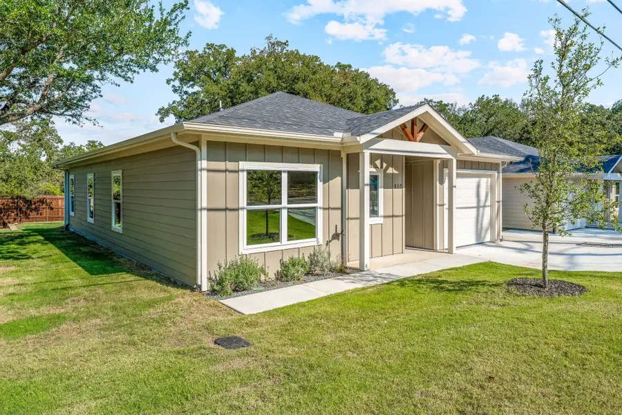 809 Branding Iron Trail, Granbury, TX 76049 - #2