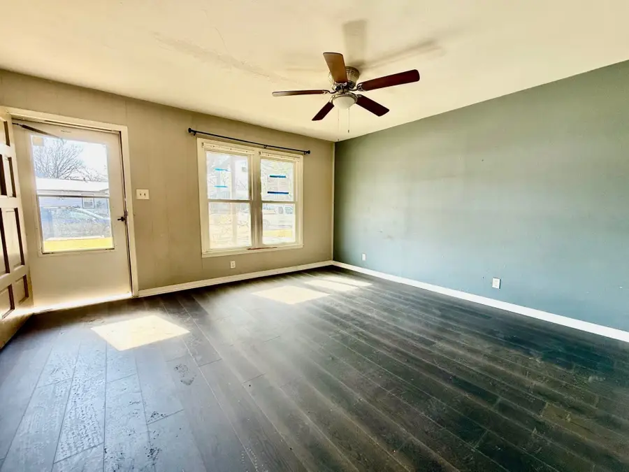 512 NW Lorna Street, Burleson, TX 76028 - #2