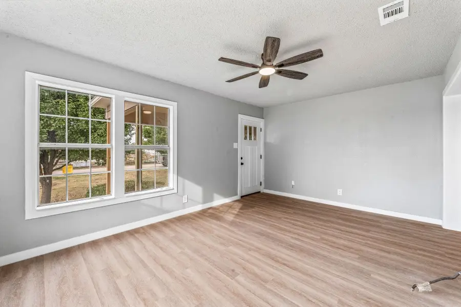 304 W Railroad Avenue, Godley, TX 76044 - #3