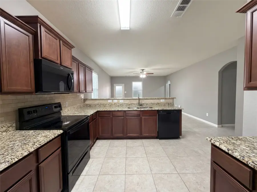 6020 Amber Cliff Lane, Fort Worth, TX 76179 - Image #2