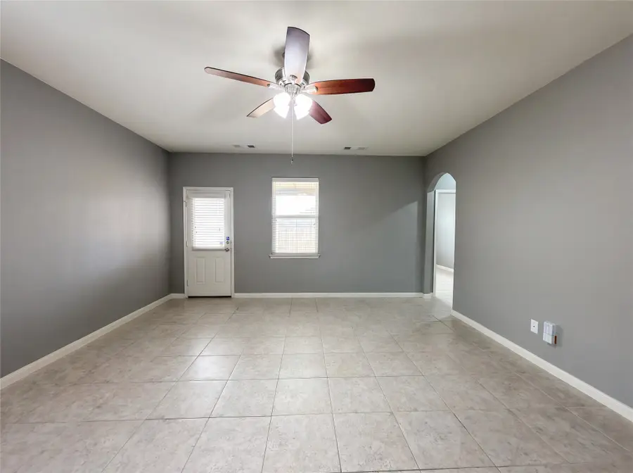 6020 Amber Cliff Lane, Fort Worth, TX 76179 - Image #3