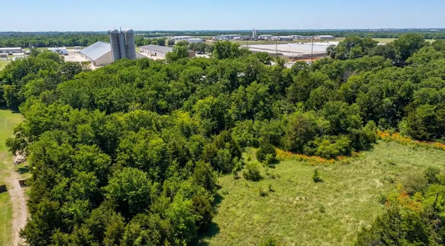 648 E Pleasant Run Road, Lancaster, TX 75146 - #2