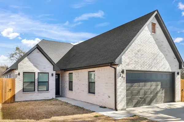 207 S James Street, Alvarado, TX 76009