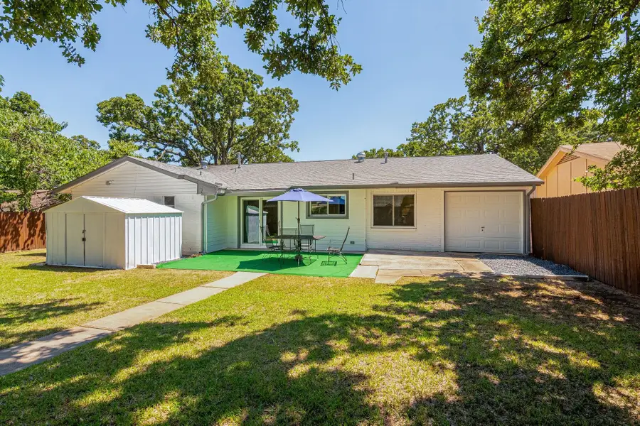 1044 Meadowbrook Drive, Grapevine, TX 76051 - #2