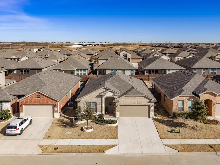 821 Blackhorse Trail, Justin, TX 76247 - #3