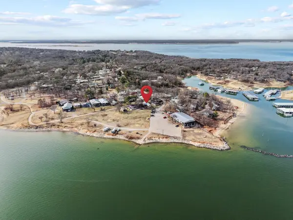 28 Air Force Drive, Pottsboro, TX 75076