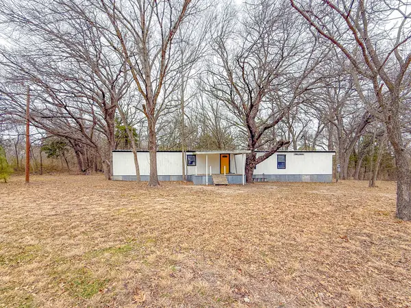 17340 County Road 3321, Frost, TX 76641