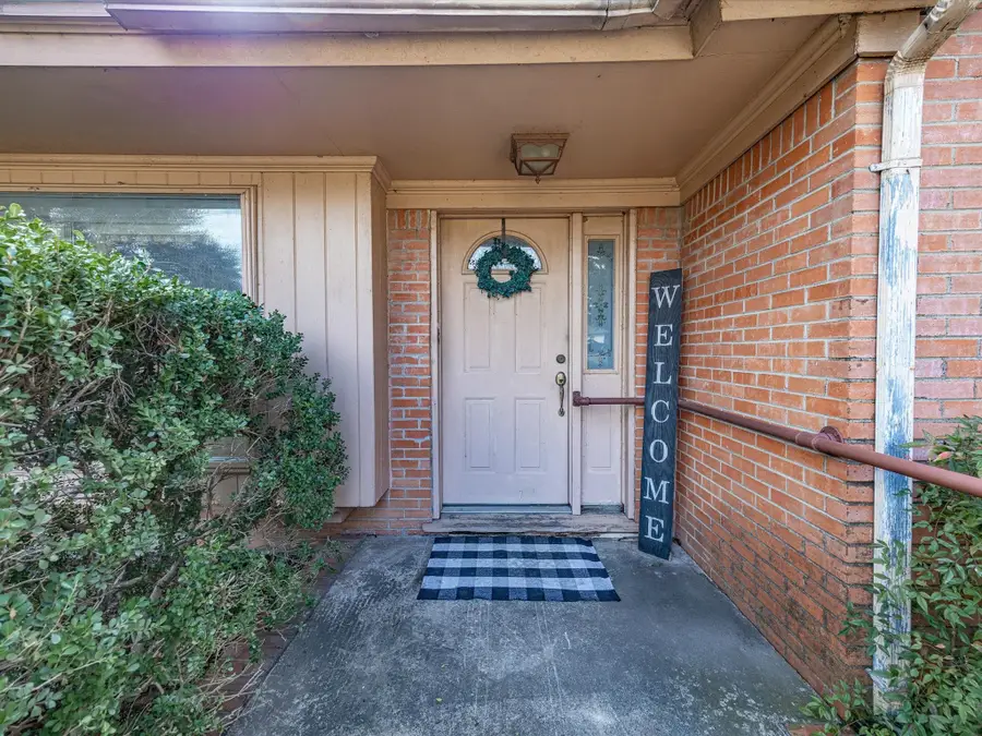 5 Chelsea Drive, Edgecliff Village, TX 76134 - #3