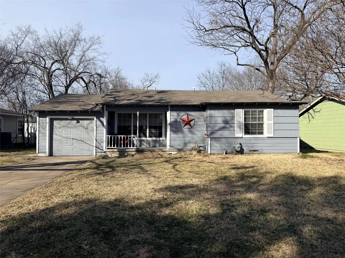 203 E 7th Street, Kaufman, TX 75142 - #1