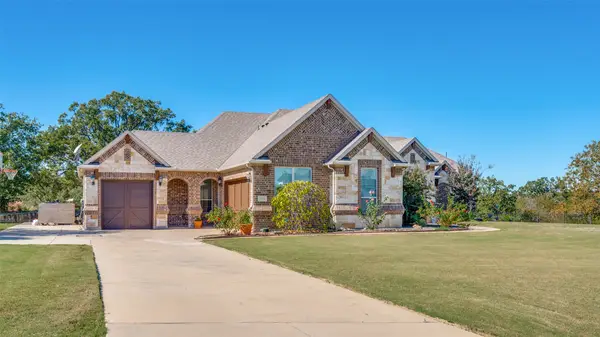 1450 Woodland Drive, Aubrey, TX 76227