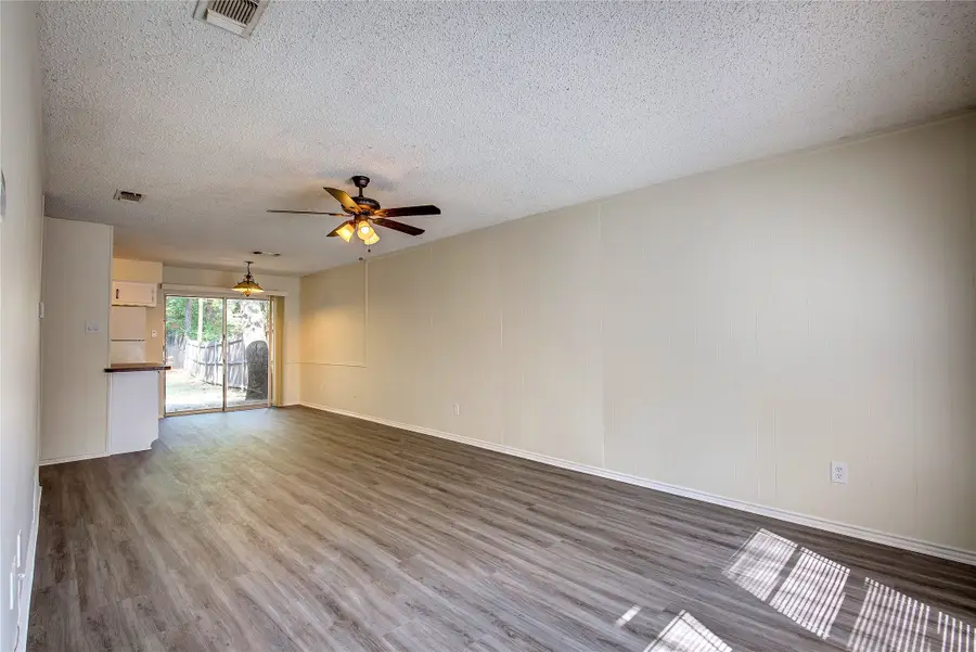 609-611 Melbourne Road, Hurst, TX 76053 - #3