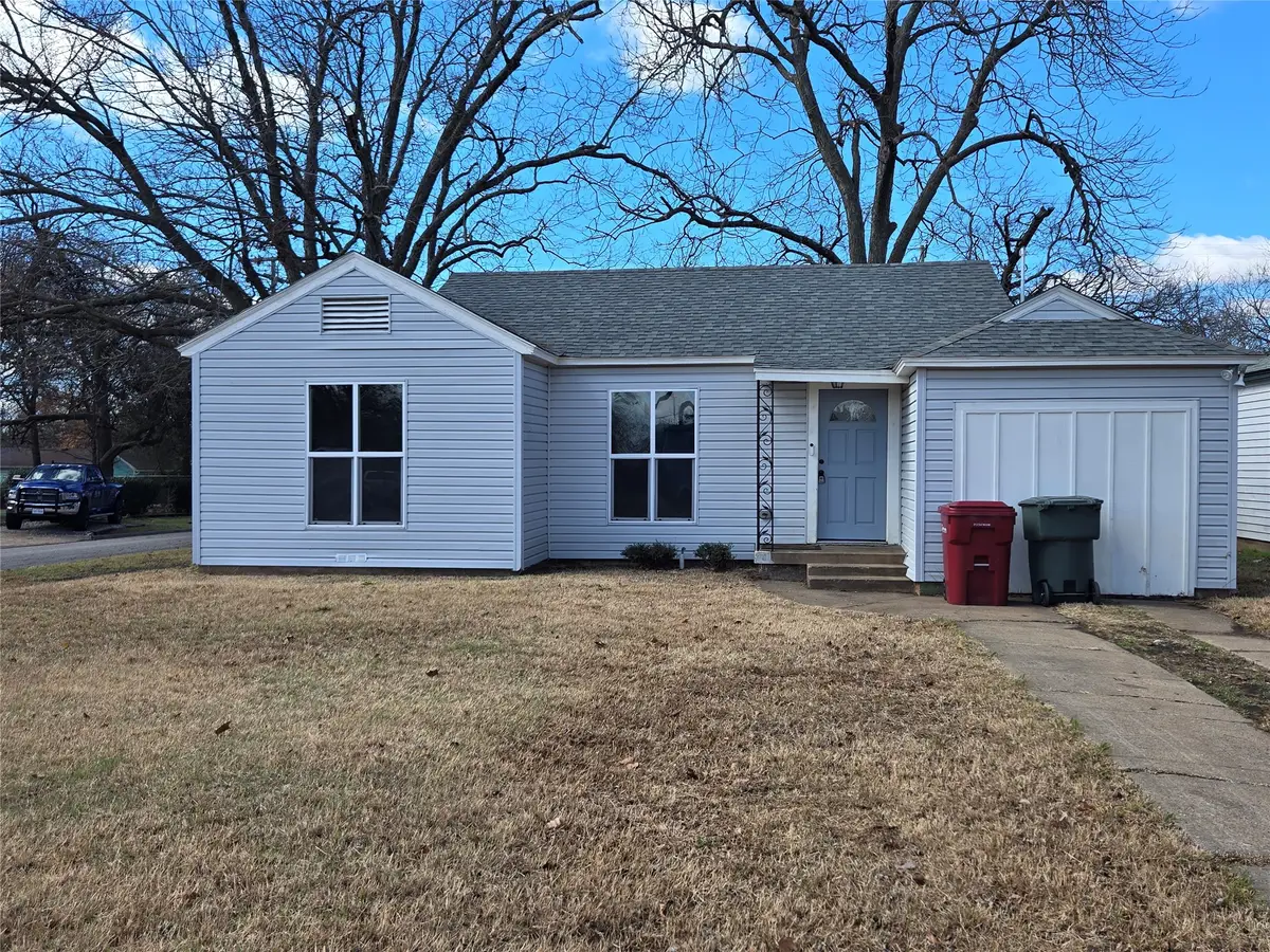 902 N Ross Avenue, Sherman, TX 75090 - #1