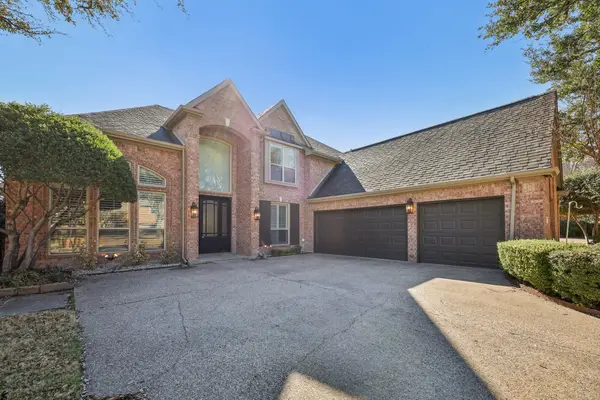806 Parkwood Court, McKinney, TX 75072