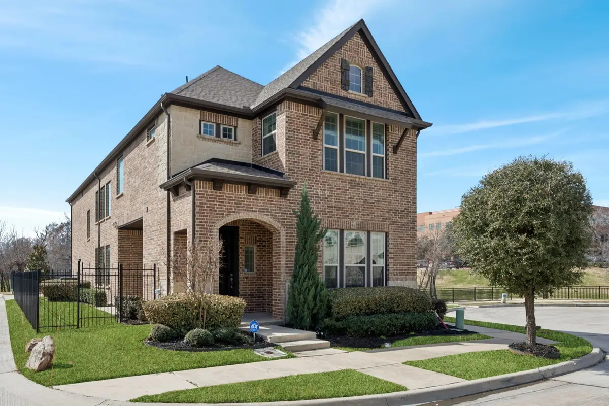 648 Courtyard Lane, Irving, TX 75039 - #1