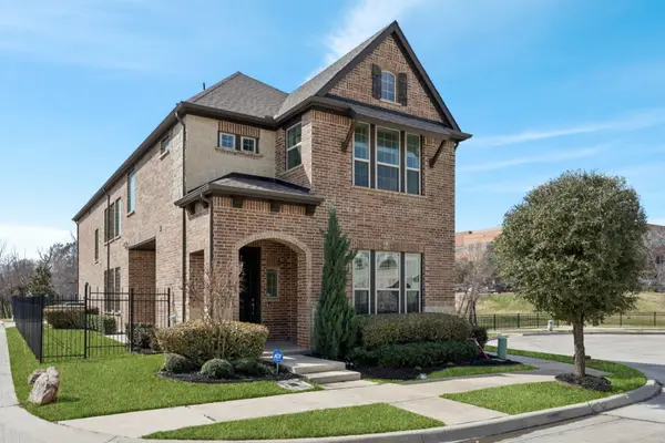 648 Courtyard Lane, Irving, TX 75039
