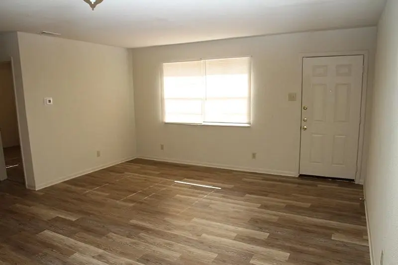 401 Hallvale Drive, Fort Worth, TX 76108 - #3