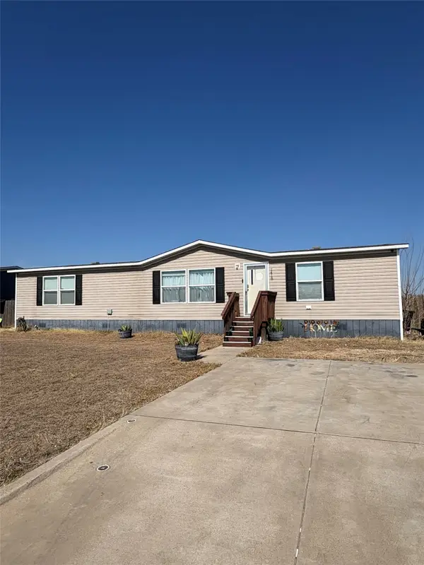 1418 Smooth Stone Drive, Cleburne, TX 76033