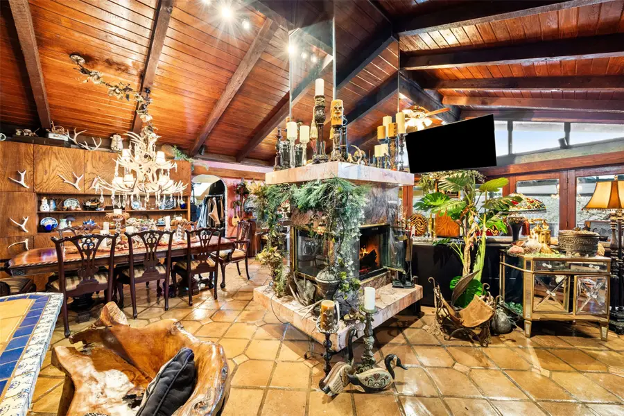 804 Valley Oaks Court, Arlington, TX 76012 - #3