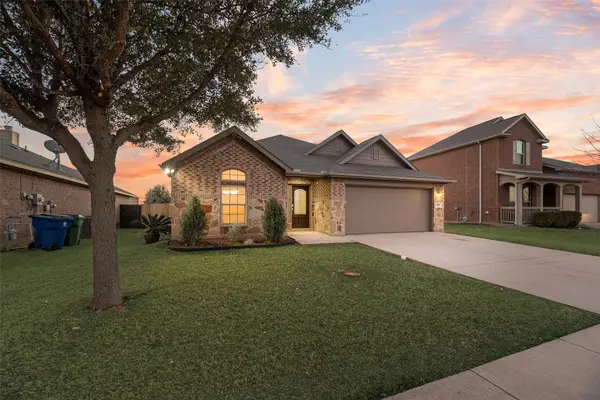 620 S Heights Drive, Crowley, TX 76036