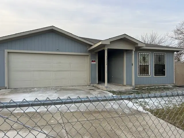 1208 E Daggett Avenue, Fort Worth, TX 76104 - #2