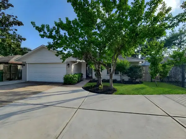 10335 Emnora Lane, Houston, TX 77043