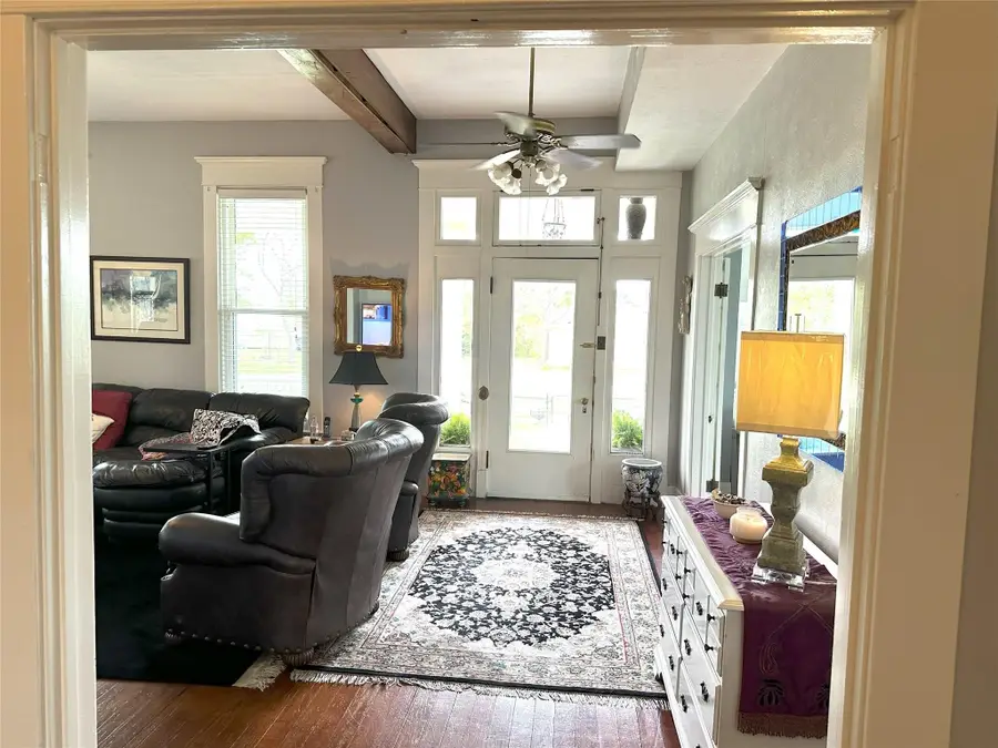 201 E Hayes Avenue, Whitney, TX 76692 - #3