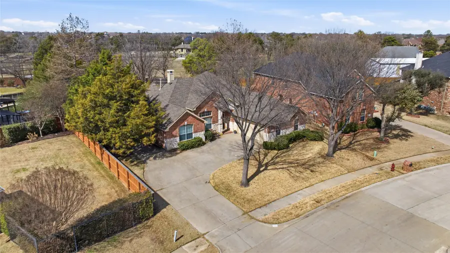 524 Suffolk Drive, Grand Prairie, TX 75052 - #2