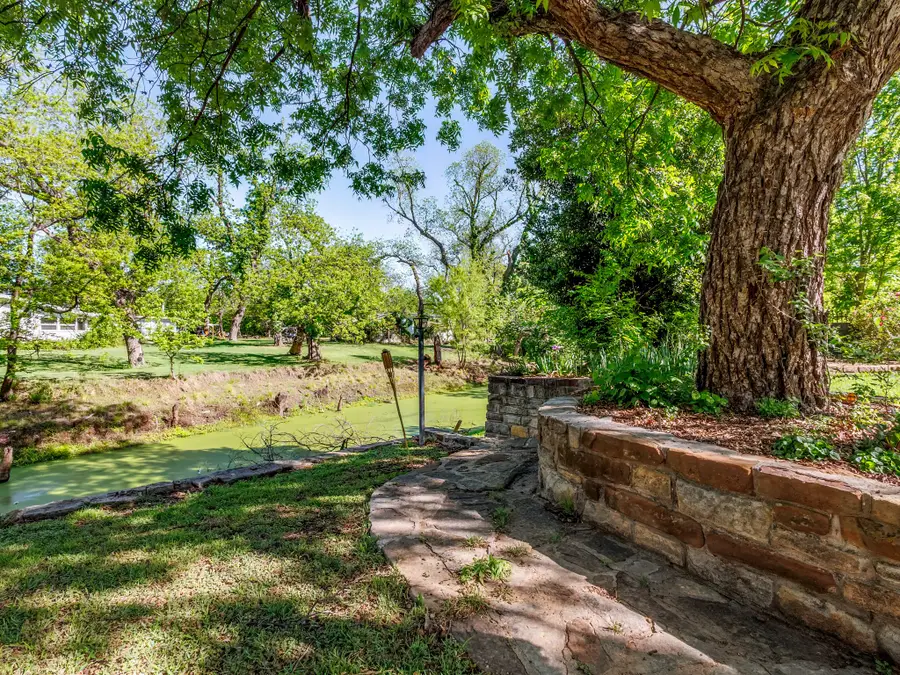 809 Brook Hollow Street, Brownwood, TX 76801 - #2