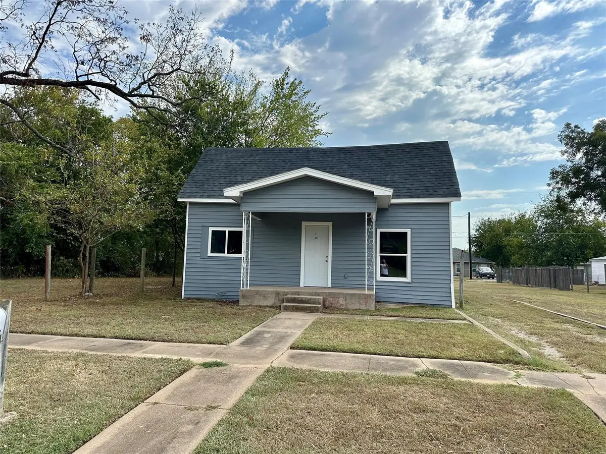 712 W Bond Street, Denison, TX 75020 - #1
