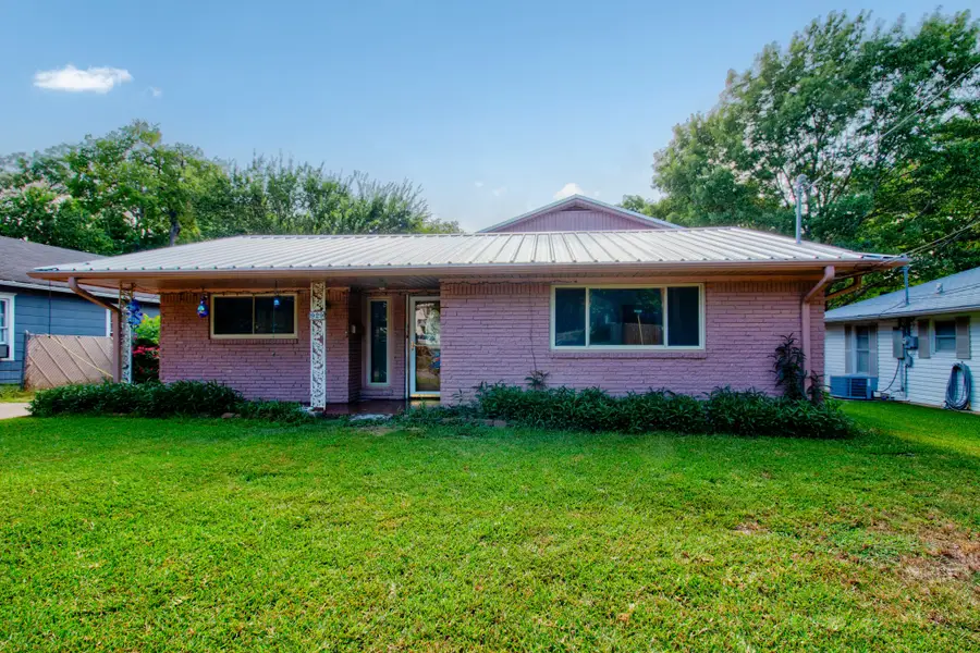 929 Dodson Street, Gainesville, TX 76240 - #3