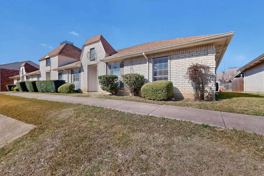 8 W Townhouse Lane #32, Grand Prairie, TX 75052 - #3